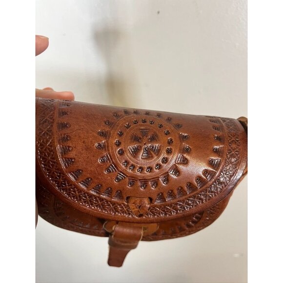 Vintage Hand Tooled Leather Brown S Boho Western Floral Crescent Medallion 70s - Picture 5 of 13